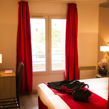 Hotel Fasthome 2*